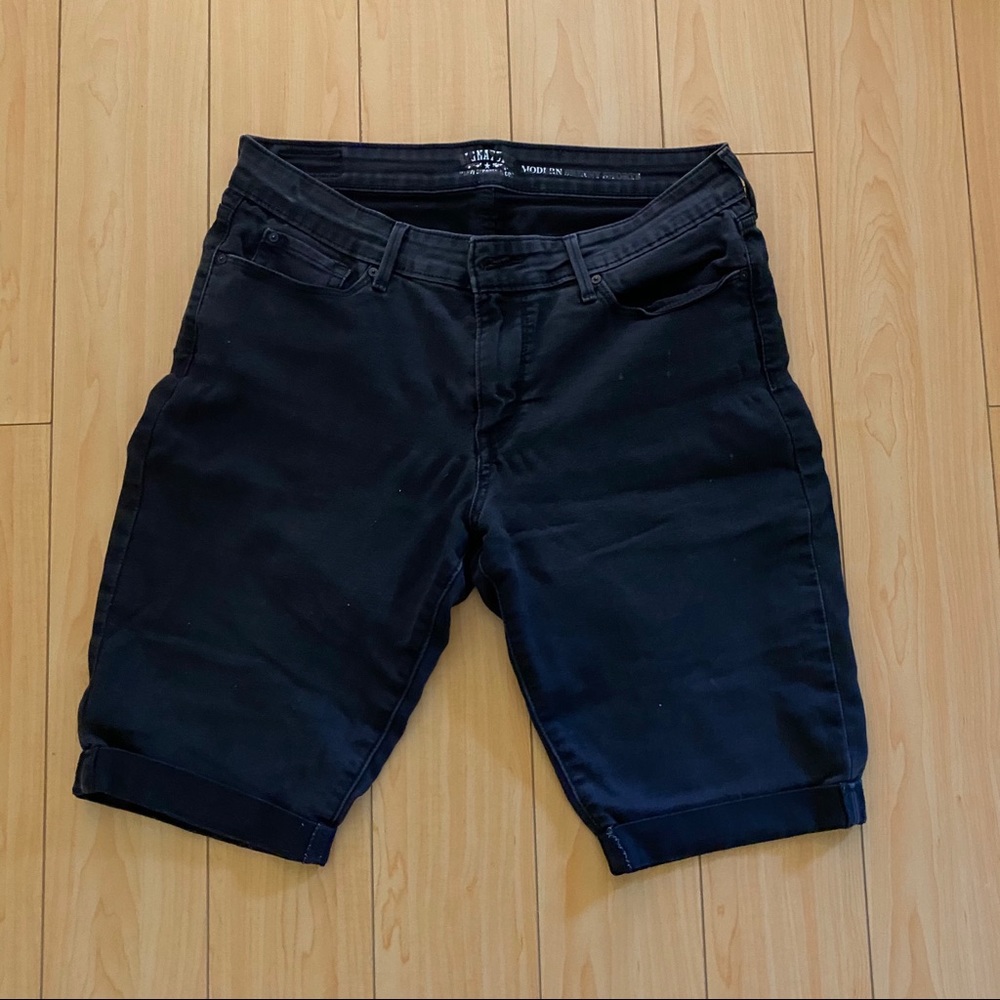 Worn Signature Levi’s Jean Shorts Sz 32